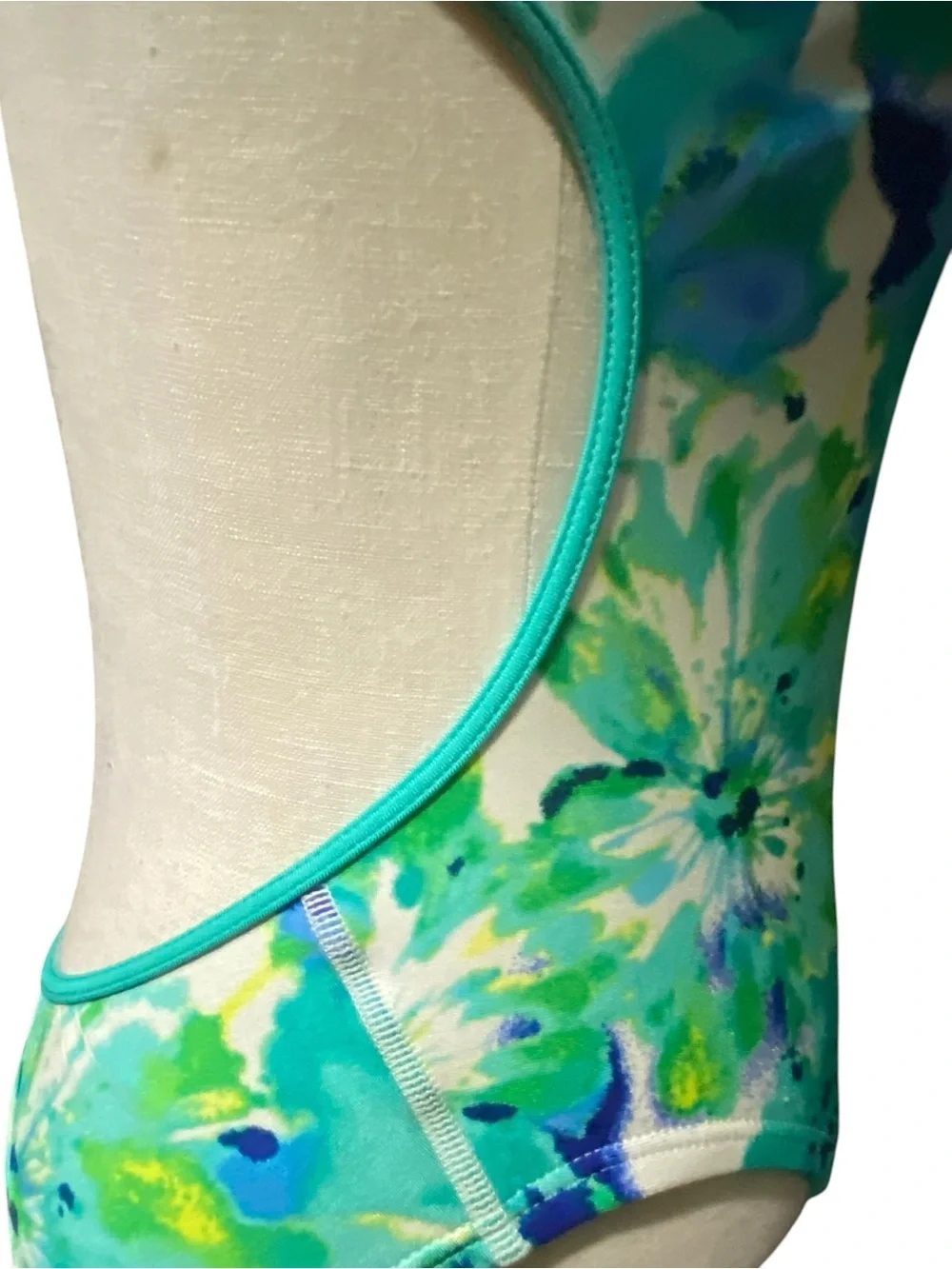 Nike Blue Green Floral Print Crossback One Piece Swimsuit 12 Athletic Sporty